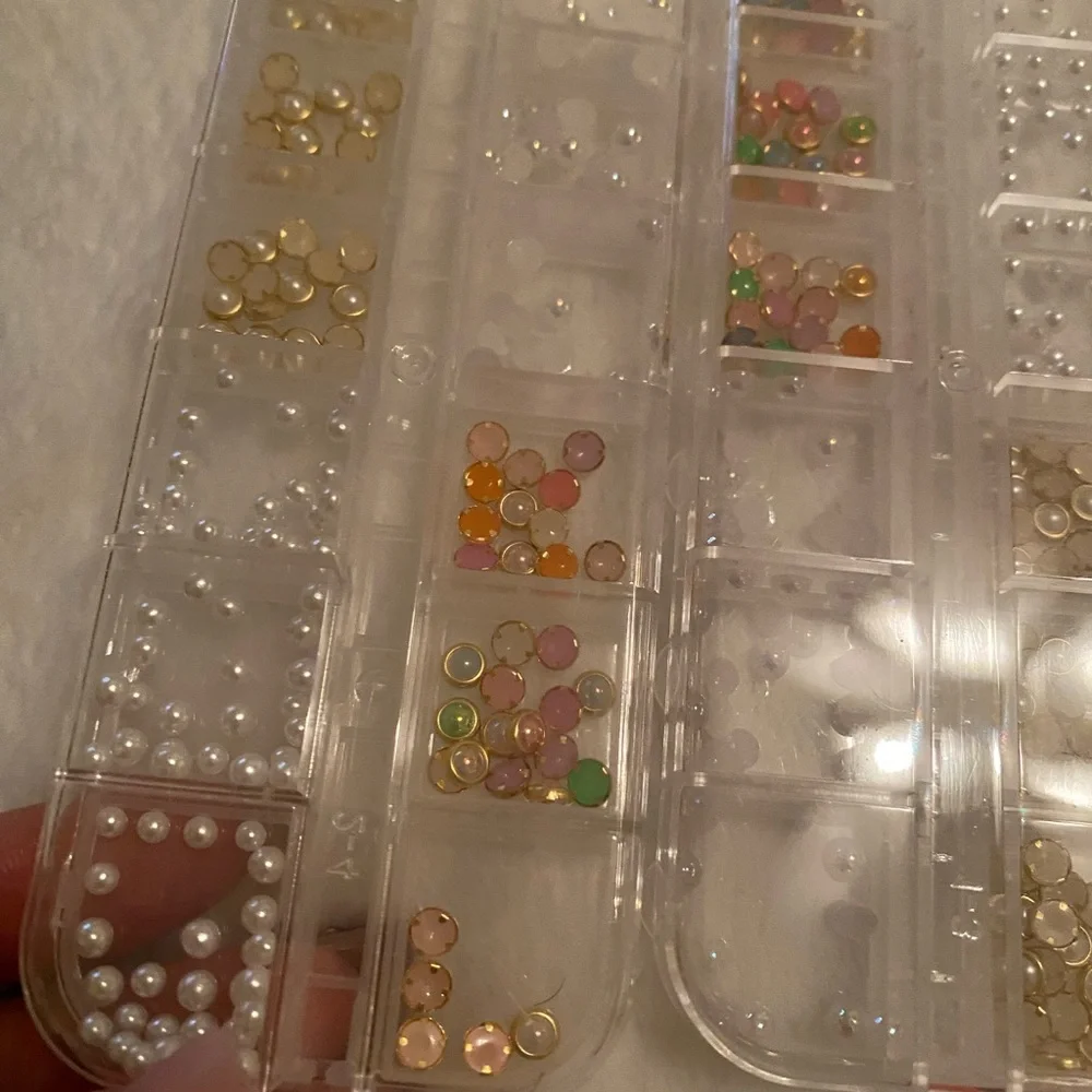 Nail Art Kit with Pink Clipper & fake nails - Picture 3 of 7